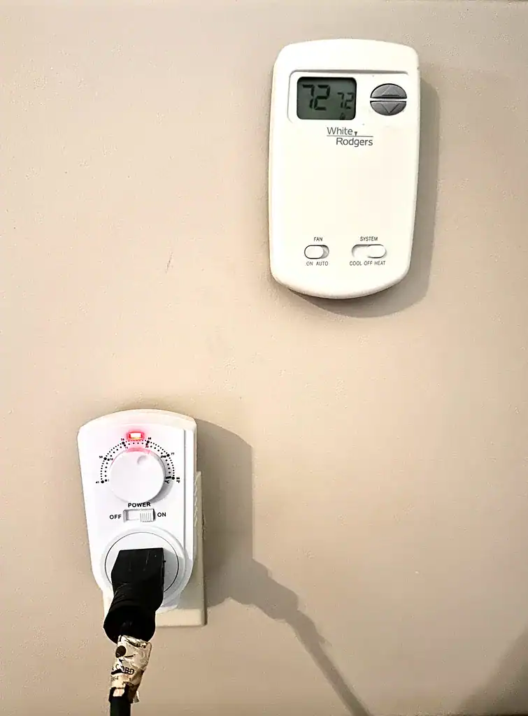 Control de climatización en vivienda para el post Cómo Funciona la Aerotermia en una Casa: Guía Técnica Completa 2026