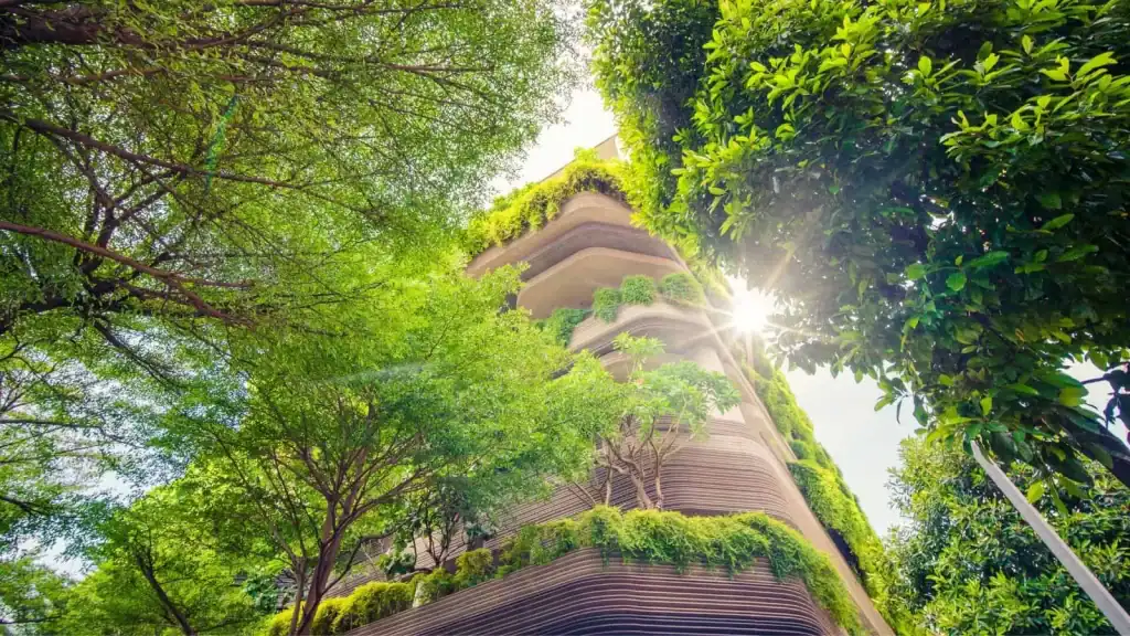 Arquitectura sostenible con vegetación integrada como referencia de eficiencia energética