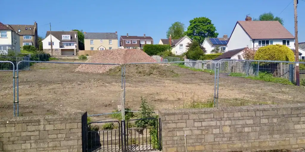 Solar edificable para elegir la parcela adecuada para el post Cómo Elegir la Parcela Perfecta para Construir tu Vivienda