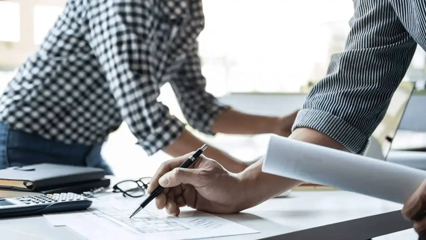 Planos de proyecto y coordinación técnica para una vivienda unifamiliar