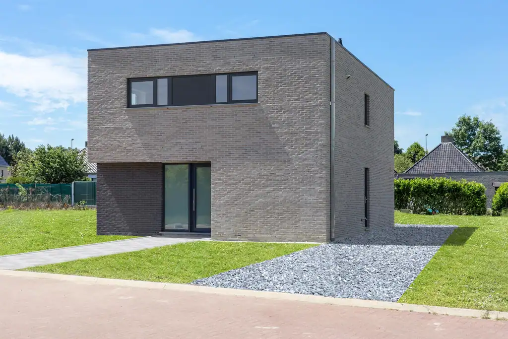Arquitectura eficiente y confortable para el post Arquitectura sostenible en España: eficiencia y respeto ambiental