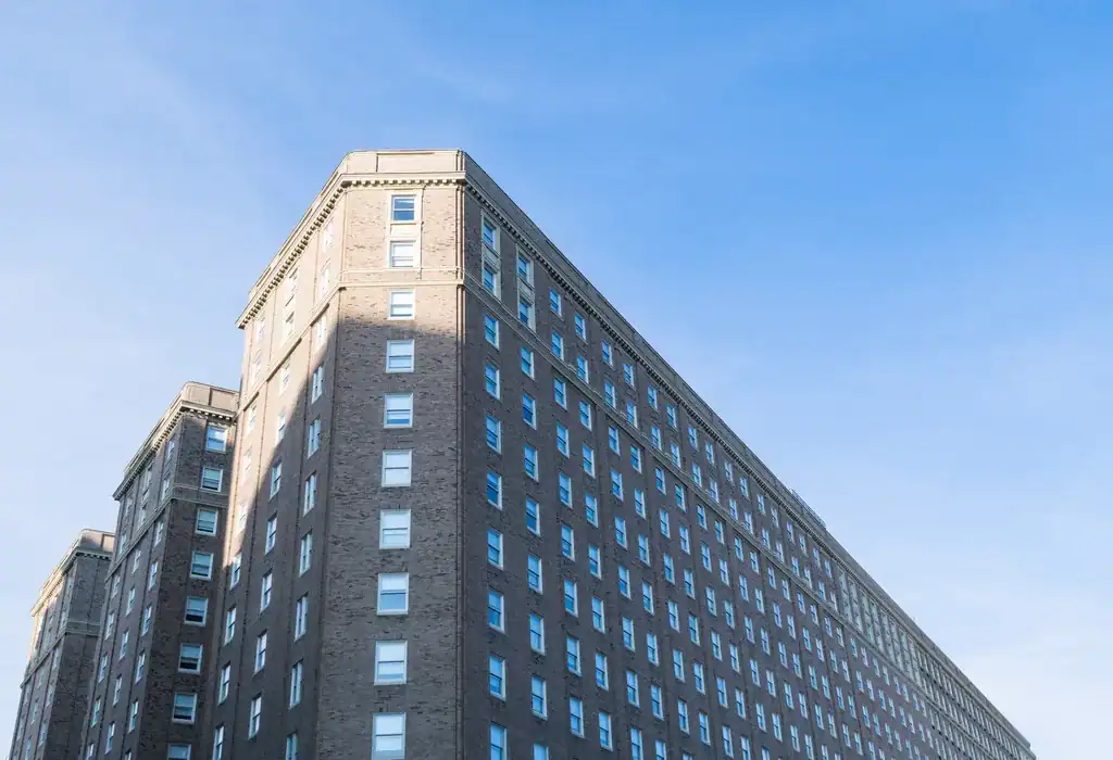 Edificio existente preparado para inspeccion y mantenimiento para el post Impermeabilización y soluciones constructivas