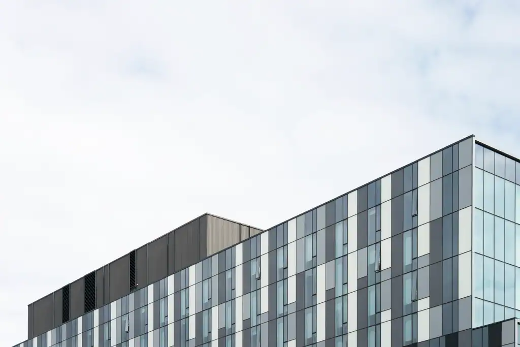 Arquitectura contemporanea aplicada al tema del articulo para el post Integración arquitectónica de instalaciones fotovo